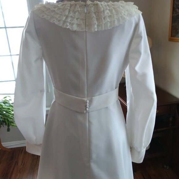 Vintage 60s Wedding Dress 35" Bust Bride Gown Daisy Lace Long Sleeves - Picture 5 of 11